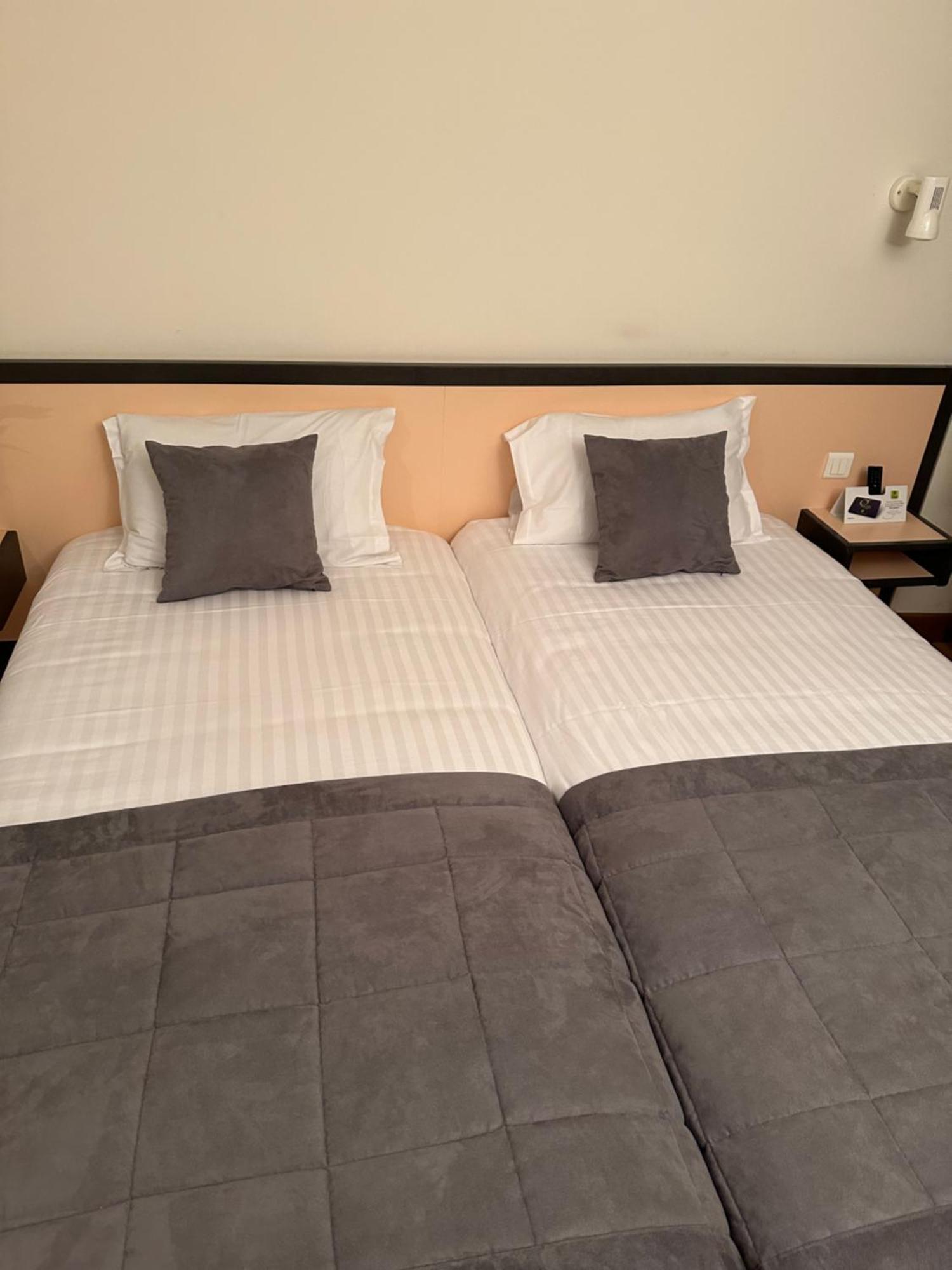 Hotel Du Commerce Joncy 외부 사진